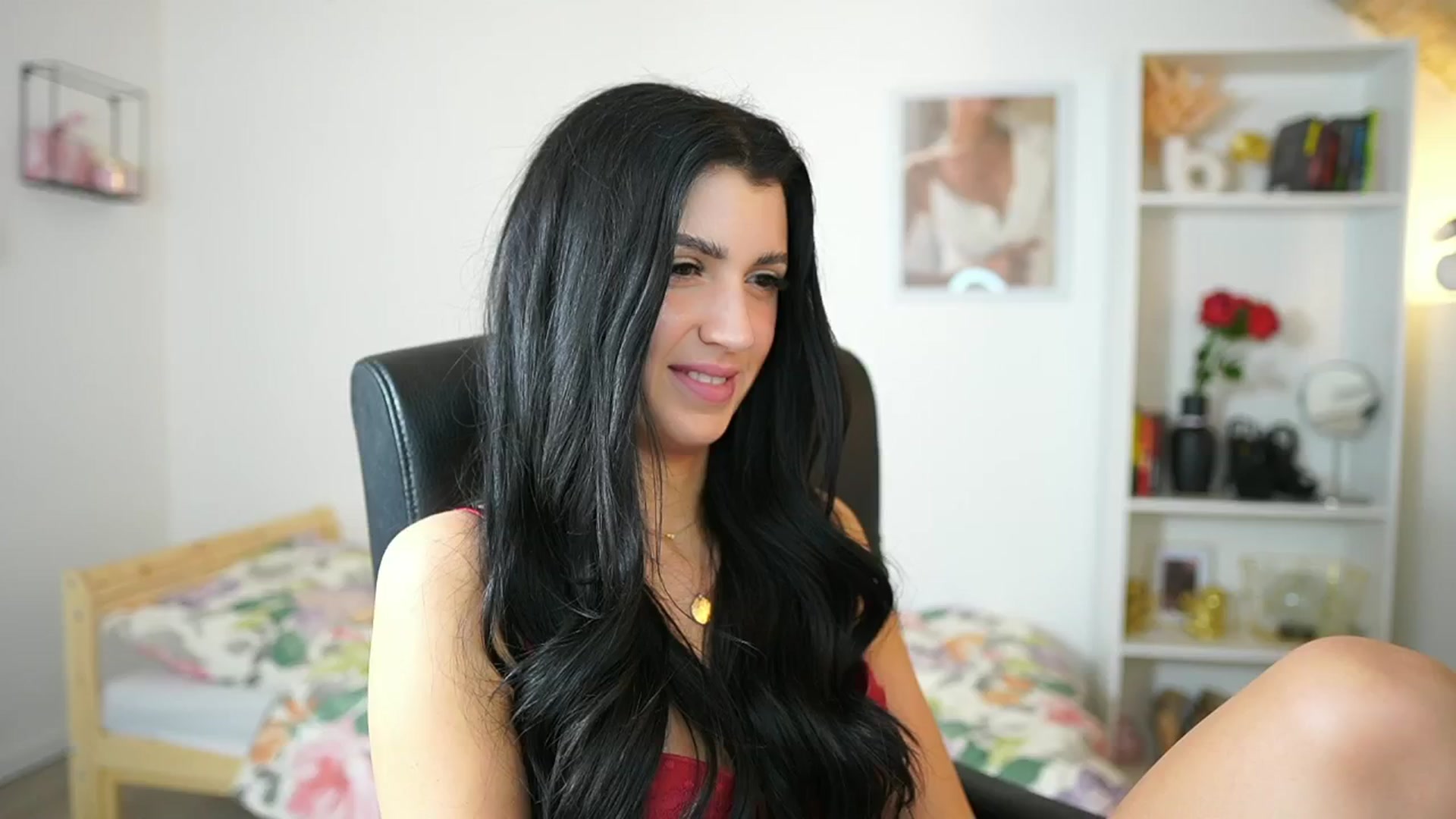 Gallery image thumbnail from Julia_Roca's myfreecams stream on, 05/15/2024, 18:40 image 9 of 20