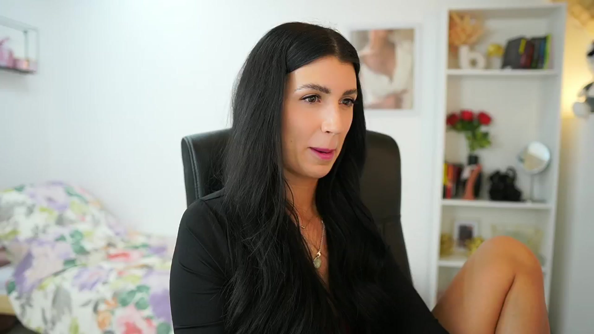 Gallery image thumbnail from Julia_Roca's myfreecams stream on, 05/22/2024, 13:34 image 3 of 20