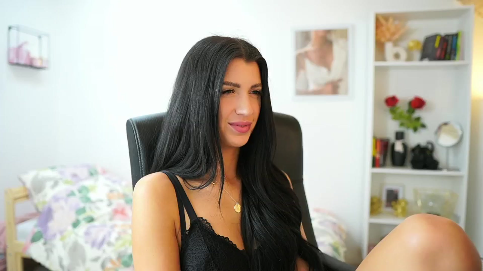 Gallery image thumbnail from Julia_Roca's myfreecams stream on, 05/23/2024, 18:54 image 9 of 20