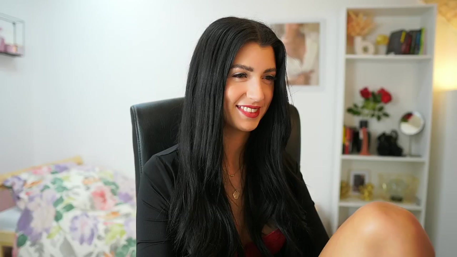 Gallery image thumbnail from Julia_Roca's myfreecams stream on, 05/25/2024, 09:53 image 1 of 20