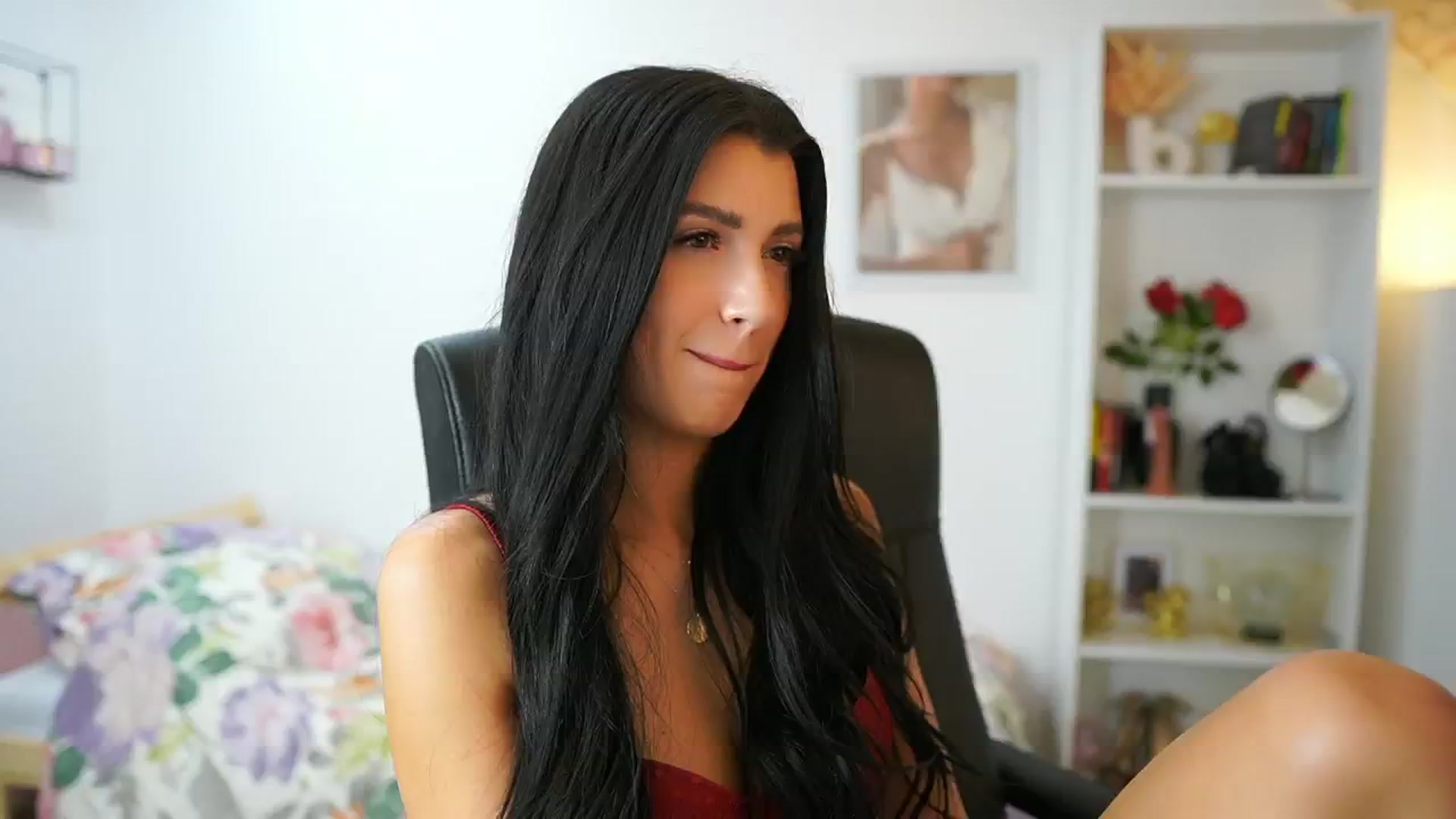 Gallery image thumbnail from Julia_Roca's myfreecams stream on, 05/25/2024, 09:53 image 15 of 20