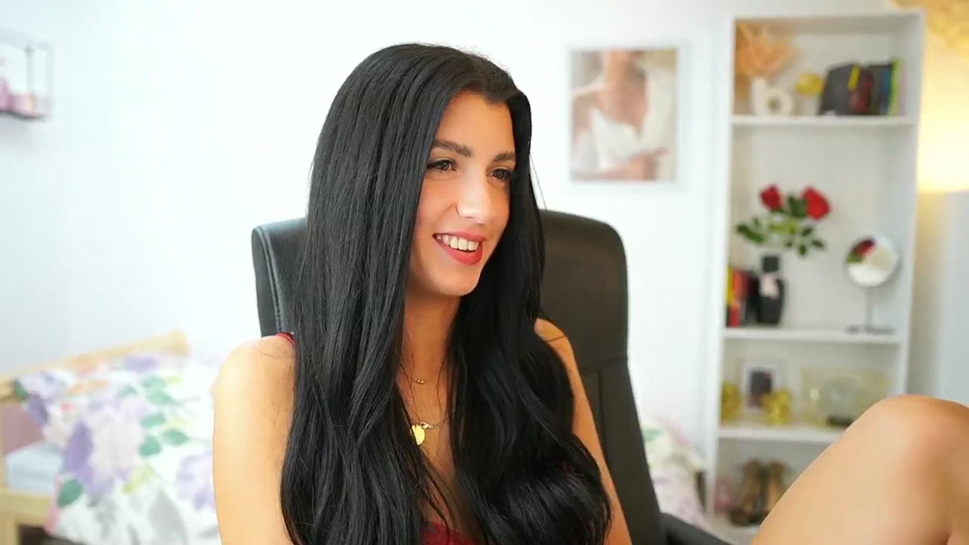 Gallery image thumbnail from Julia_Roca's myfreecams stream on, 05/25/2024, 12:55 image 6 of 20