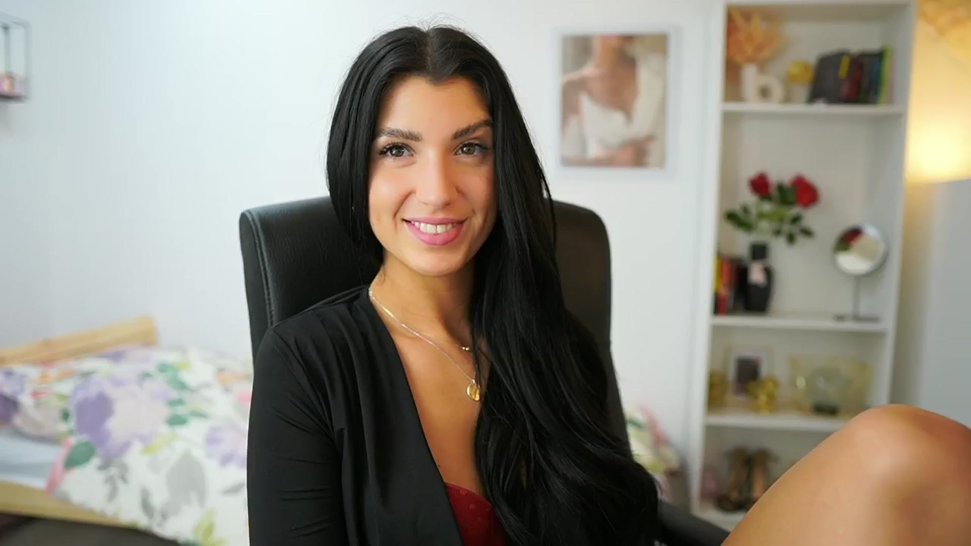 Gallery image thumbnail from Julia_Roca's myfreecams stream on, 05/25/2024, 15:49 image 5 of 20