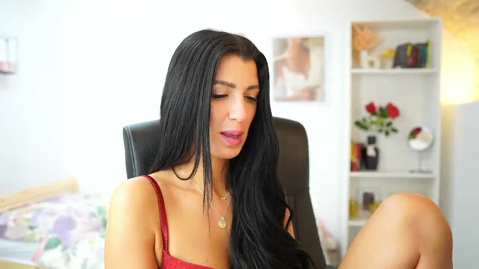 Gallery image thumbnail from Julia_Roca's myfreecams stream on, 05/25/2024, 16:46 image 14 of 20