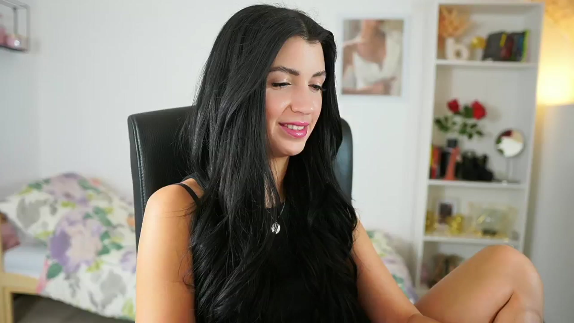 Gallery image thumbnail from Julia_Roca's myfreecams stream on, 05/28/2024, 18:36 image 3 of 20