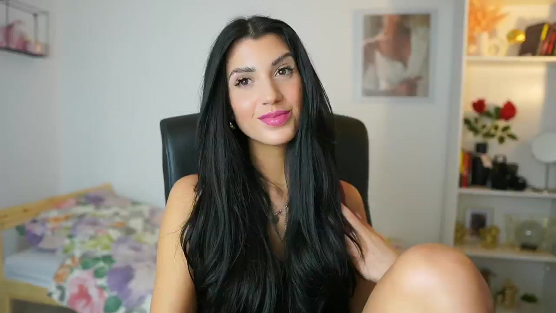 Gallery image thumbnail from Julia_Roca's myfreecams stream on, 05/30/2024, 19:03 image 2 of 20