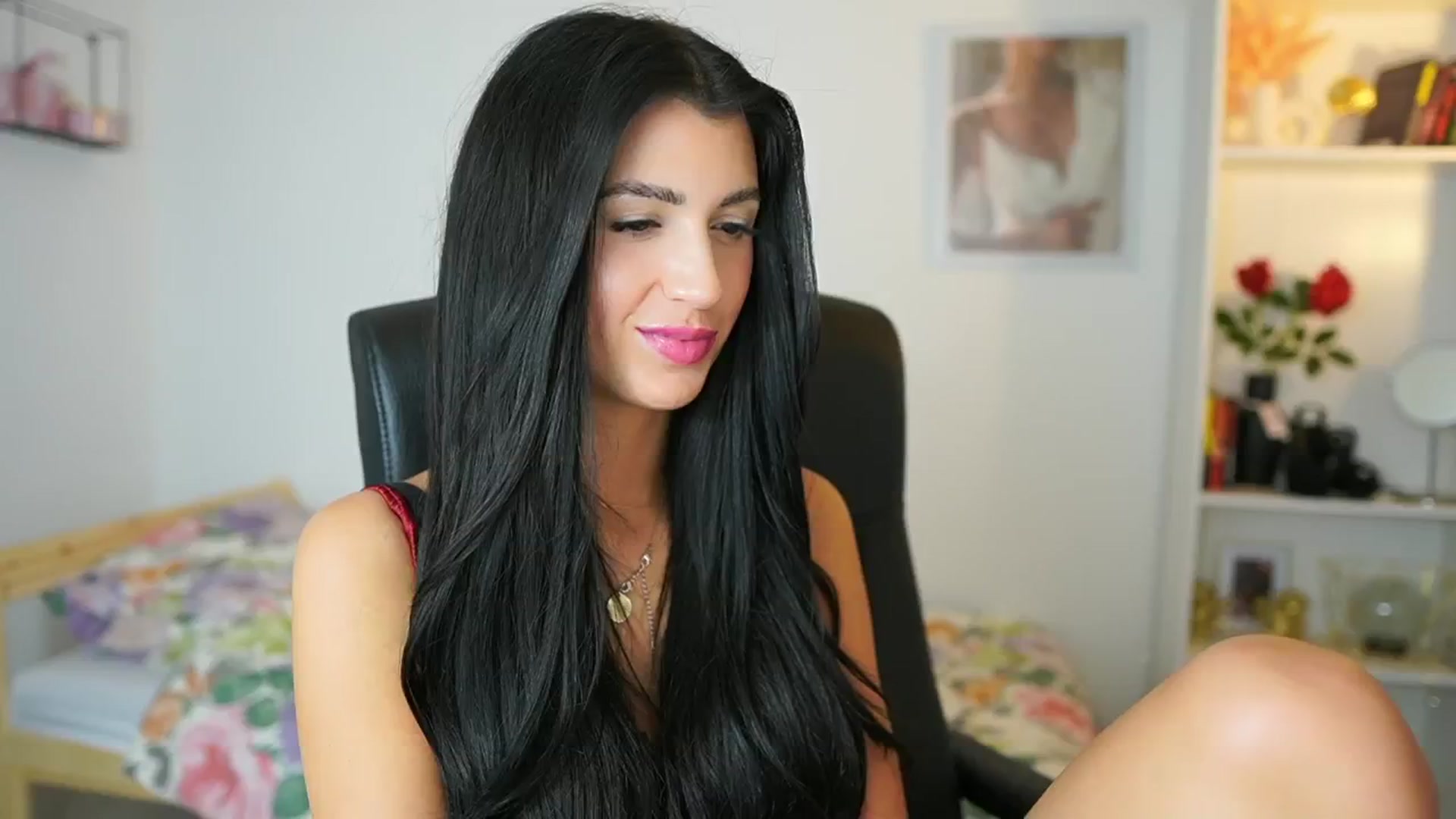 Gallery image thumbnail from Julia_Roca's myfreecams stream on, 05/30/2024, 19:03 image 10 of 20