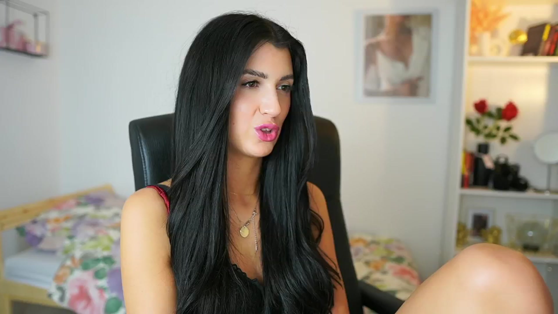 Gallery image thumbnail from Julia_Roca's myfreecams stream on, 05/30/2024, 19:03 image 13 of 20
