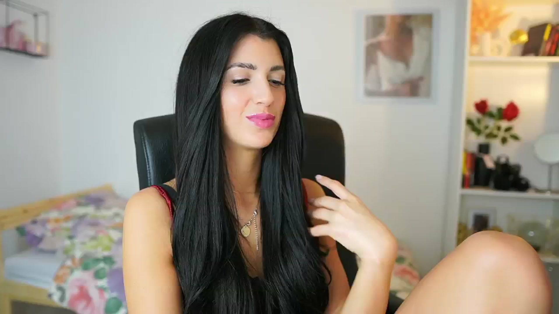 Gallery image thumbnail from Julia_Roca's myfreecams stream on, 05/30/2024, 19:03 image 12 of 20