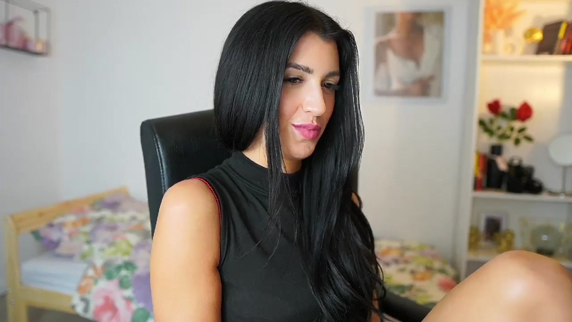 Gallery image thumbnail from Julia_Roca's myfreecams stream on, 05/30/2024, 21:43 image 16 of 20