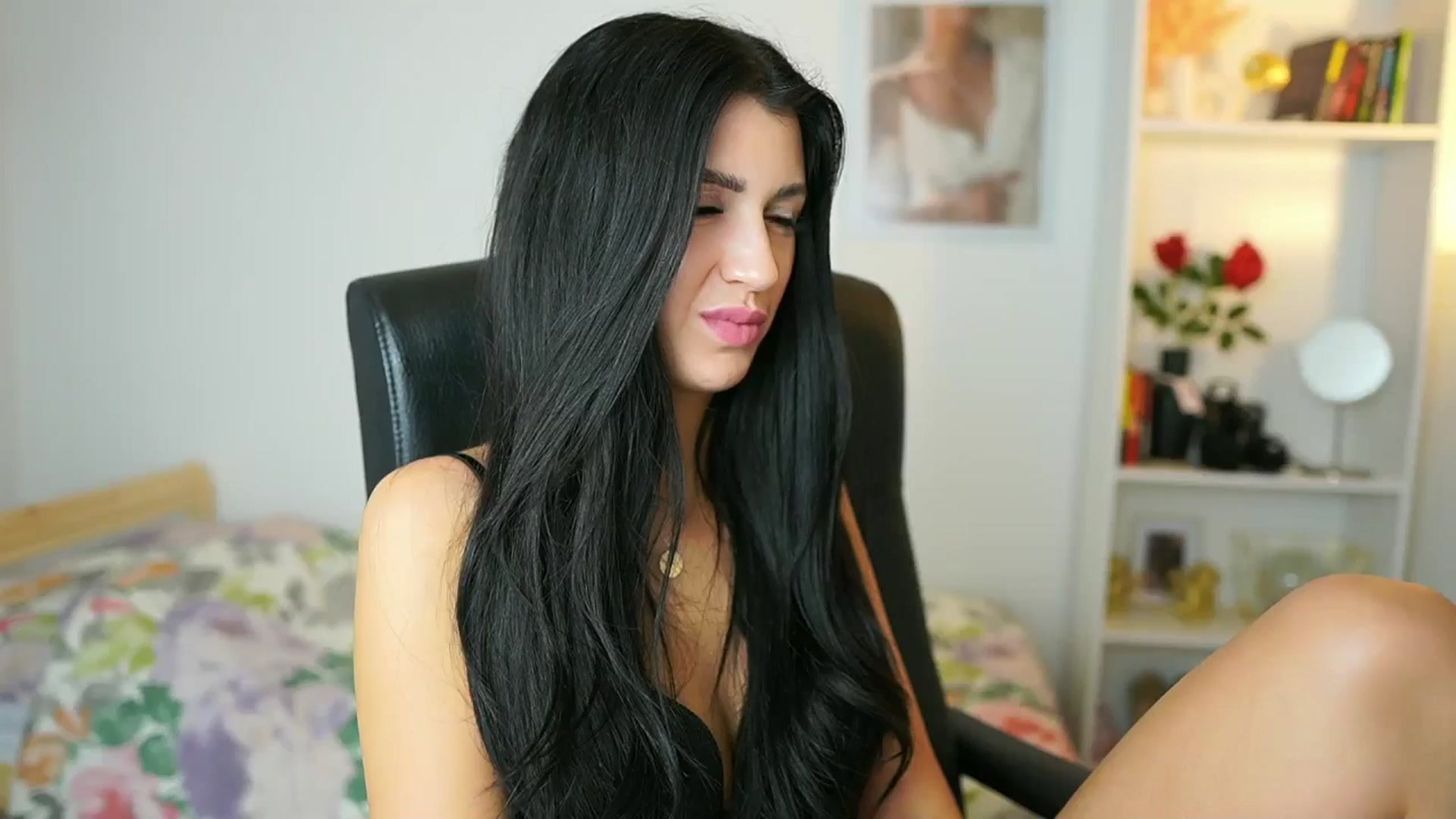 Gallery image thumbnail from Julia_Roca's myfreecams stream on, 05/31/2024, 18:11 image 2 of 20