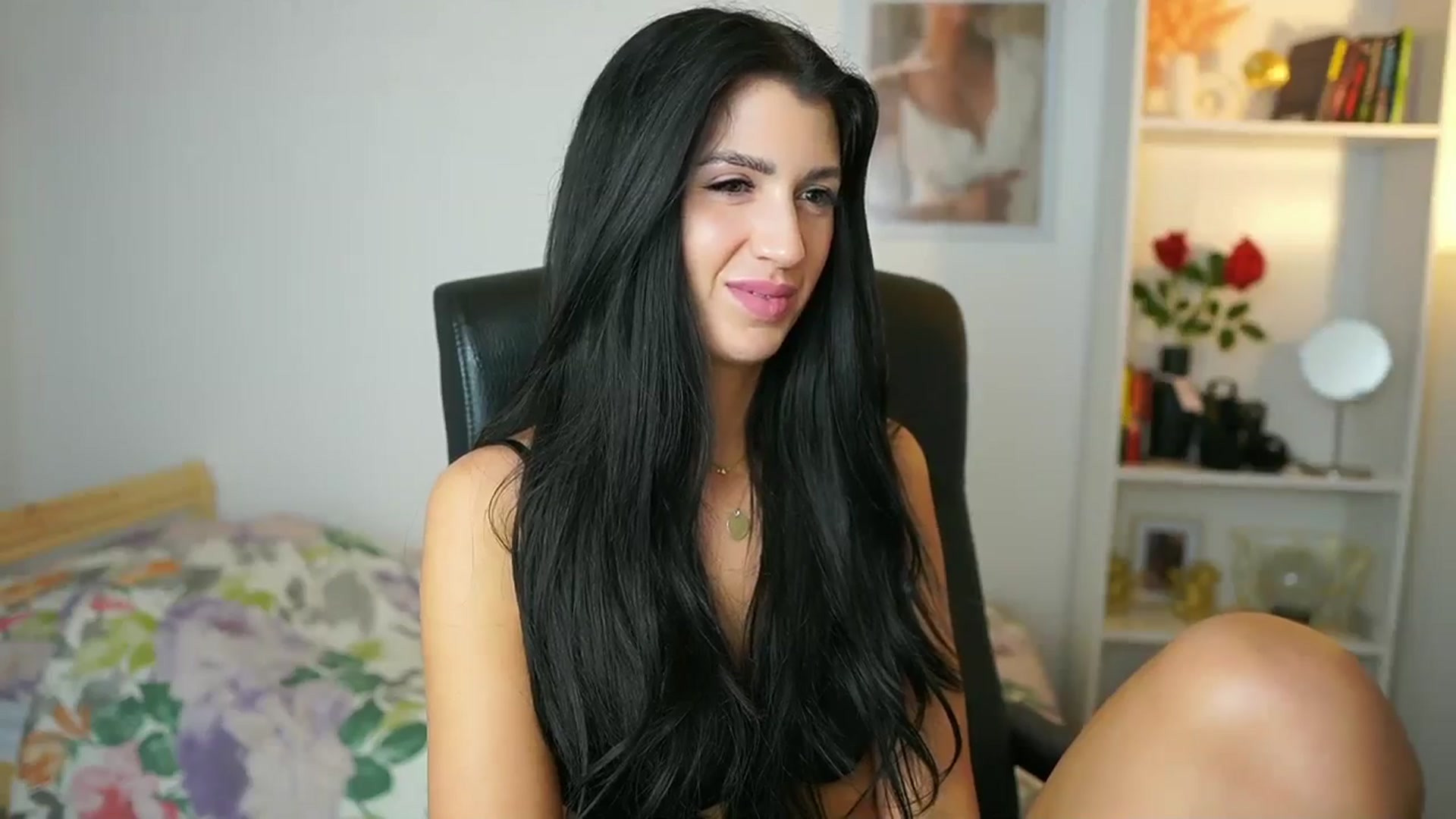 Gallery image thumbnail from Julia_Roca's myfreecams stream on, 05/31/2024, 18:11 image 13 of 20