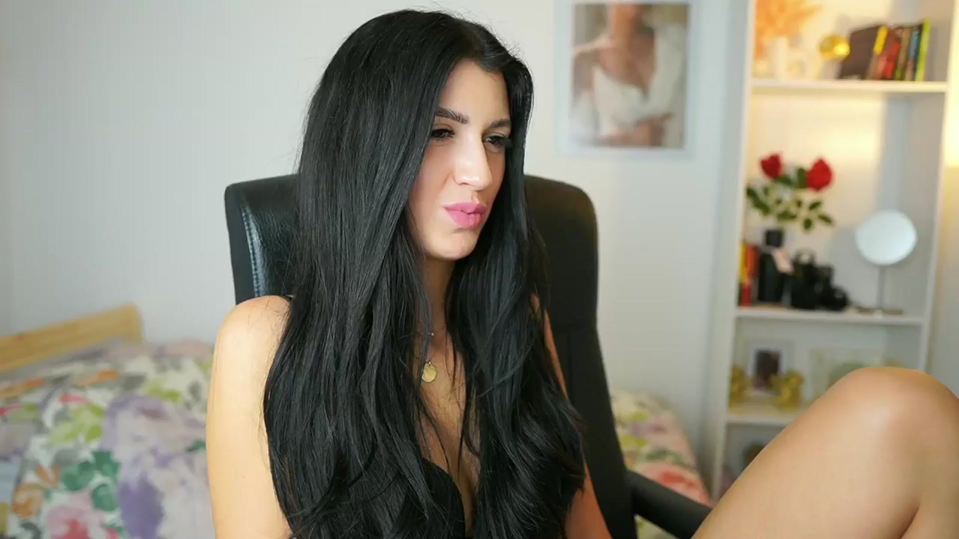 Gallery image thumbnail from Julia_Roca's myfreecams stream on, 05/31/2024, 18:11 image 7 of 20