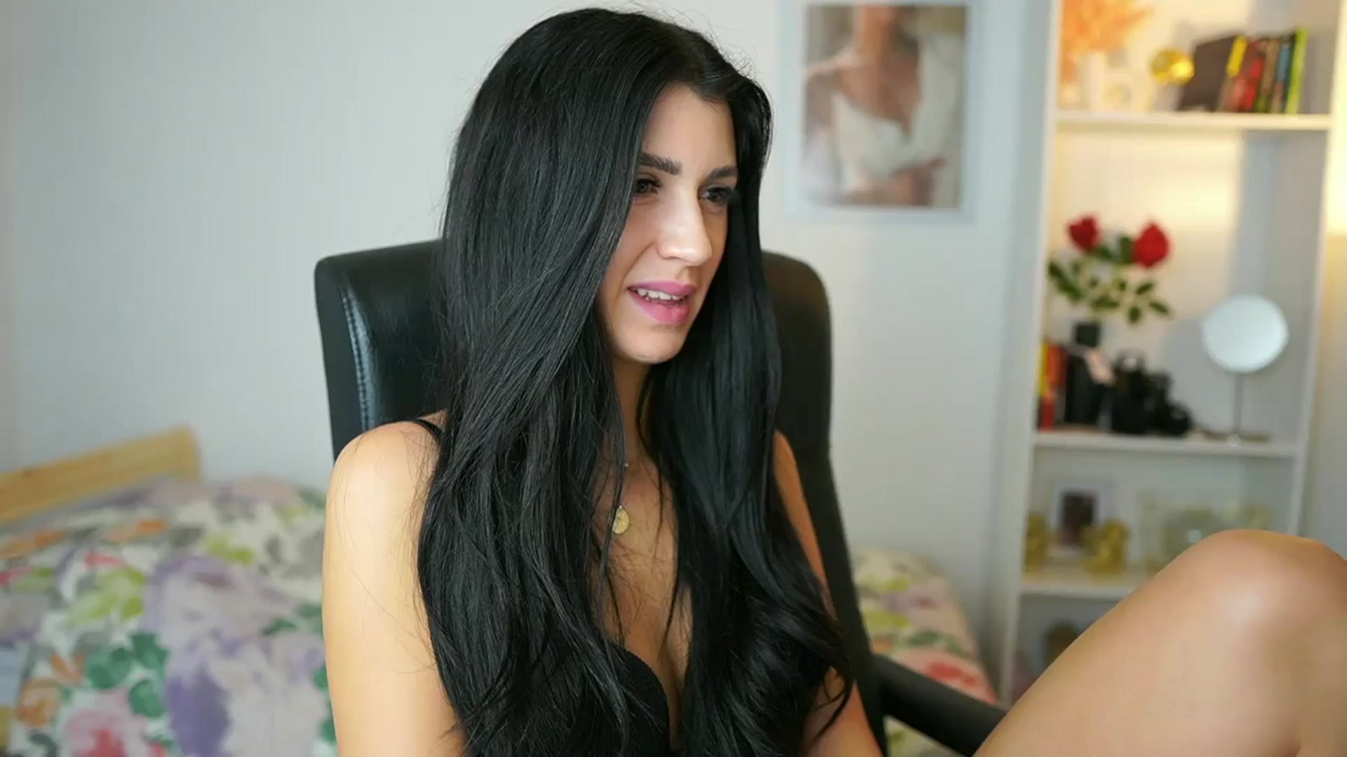 Gallery image thumbnail from Julia_Roca's myfreecams stream on, 05/31/2024, 18:11 image 1 of 20