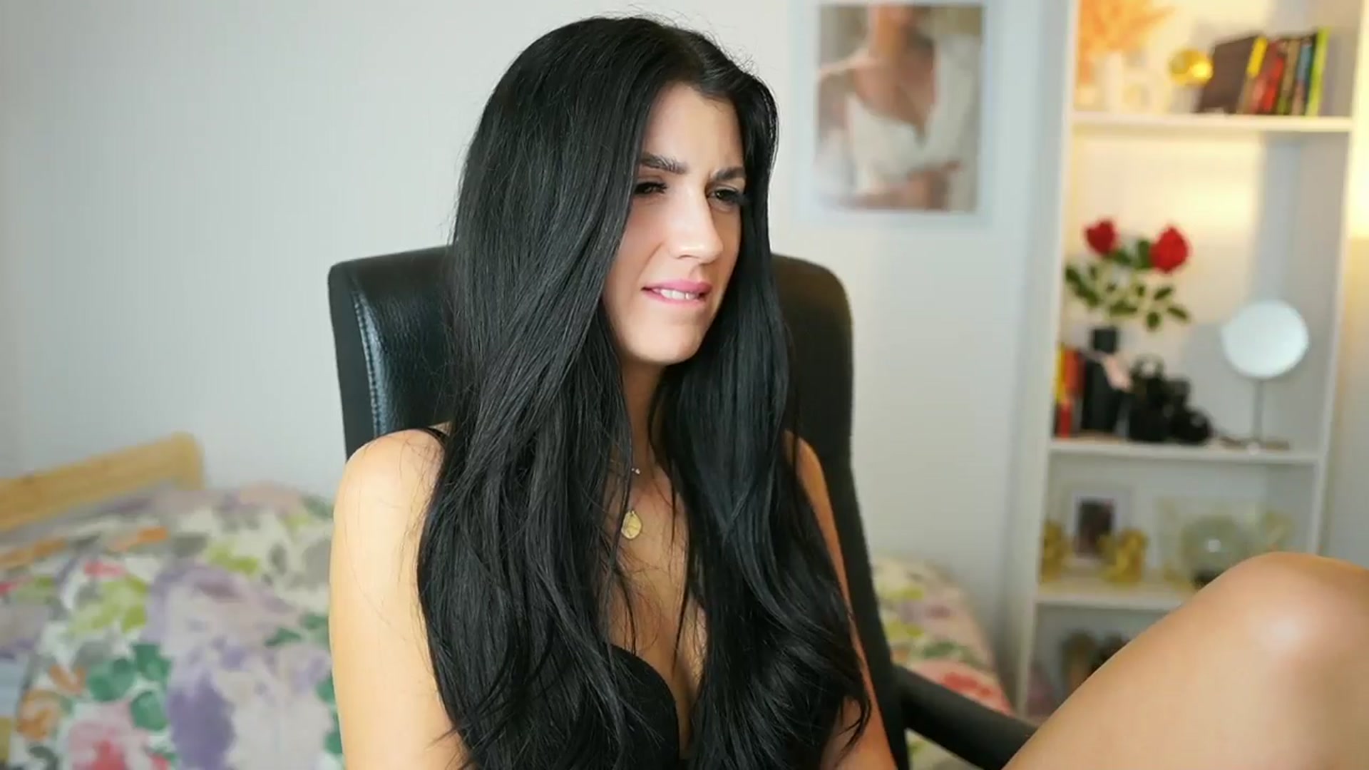 Gallery image thumbnail from Julia_Roca's myfreecams stream on, 05/31/2024, 18:11 image 3 of 20