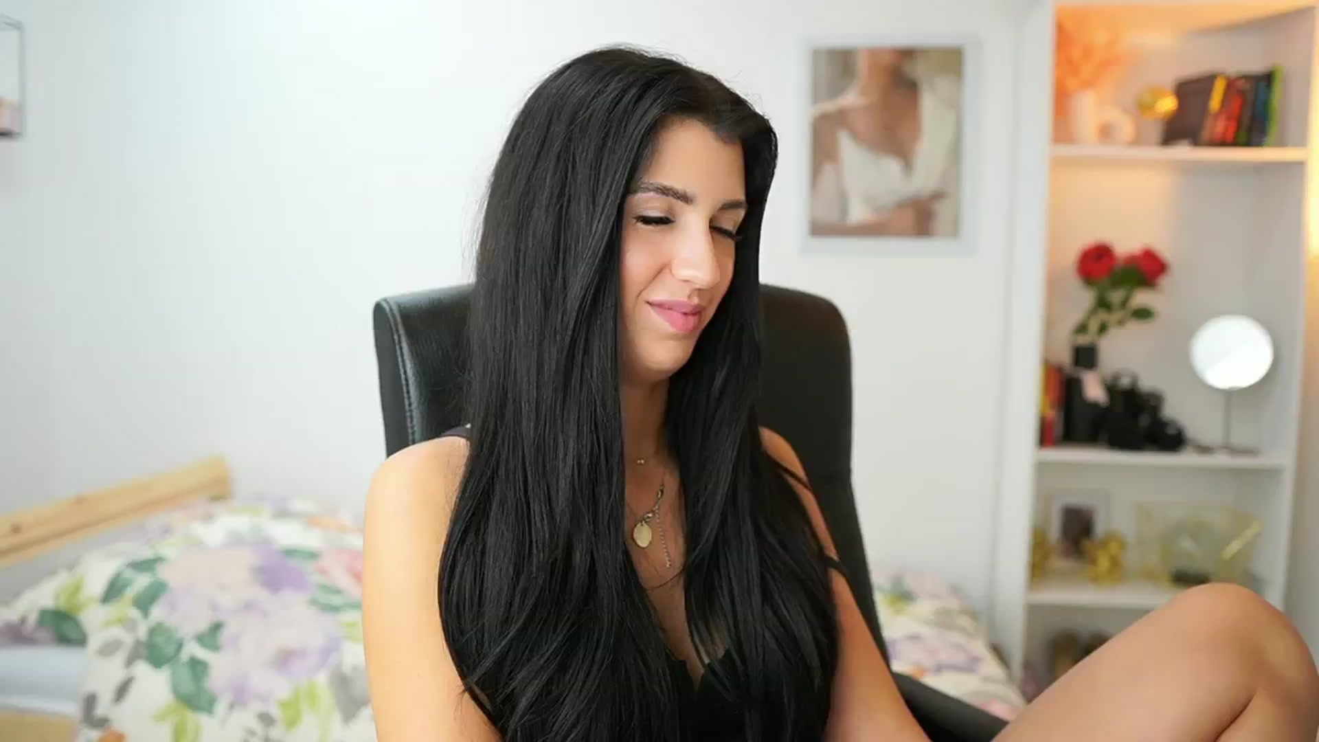Gallery image thumbnail from Julia_Roca's myfreecams stream on, 06/02/2024, 13:17 image 7 of 20