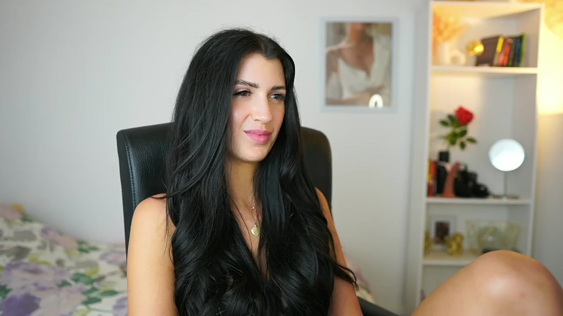Gallery image thumbnail from Julia_Roca's myfreecams stream on, 06/09/2024, 16:26 image 2 of 20