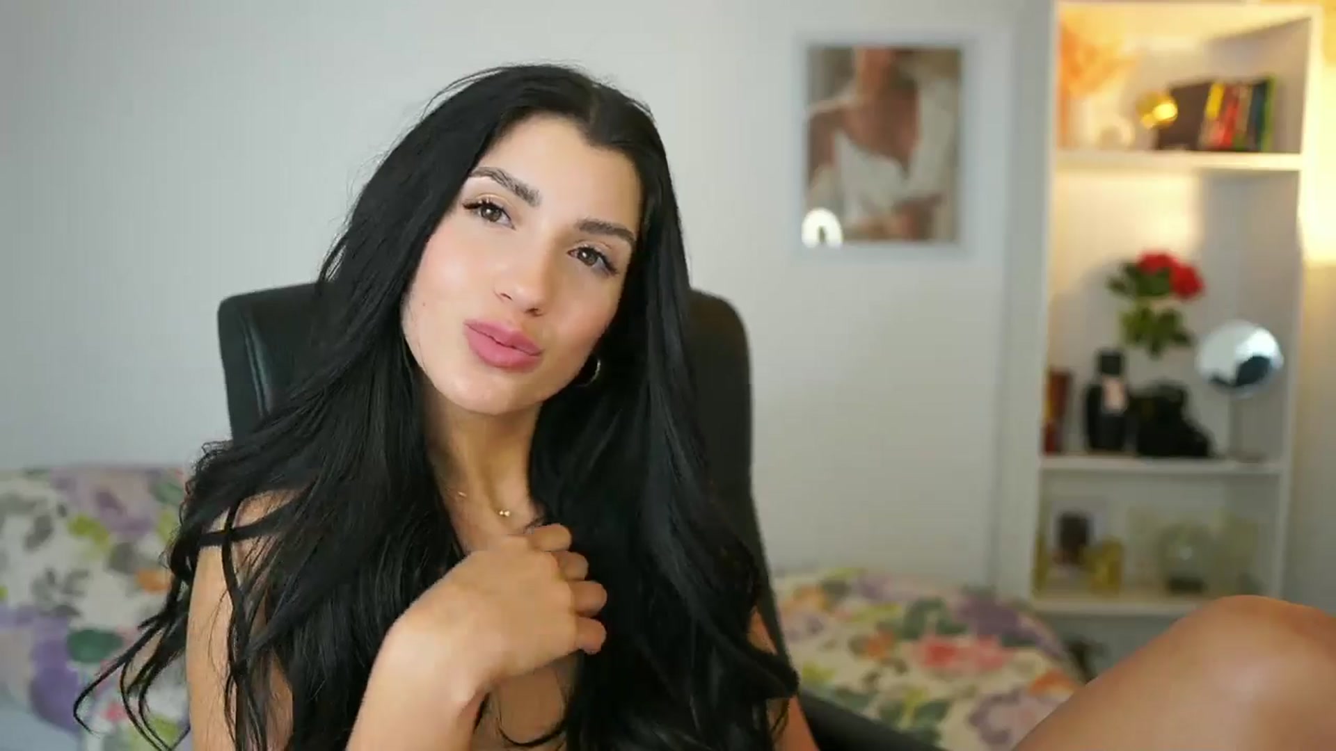 Gallery image thumbnail from Julia_Roca's myfreecams stream on, 06/13/2024, 17:23 image 20 of 20