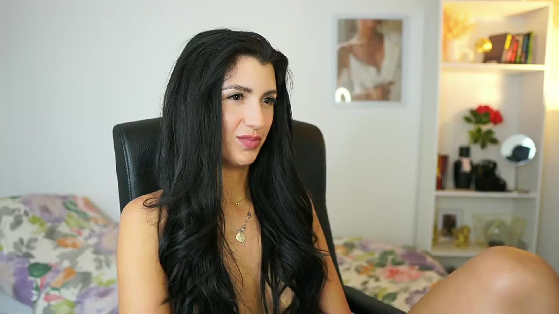 Gallery image thumbnail from Julia_Roca's myfreecams stream on, 06/13/2024, 17:23 image 1 of 20