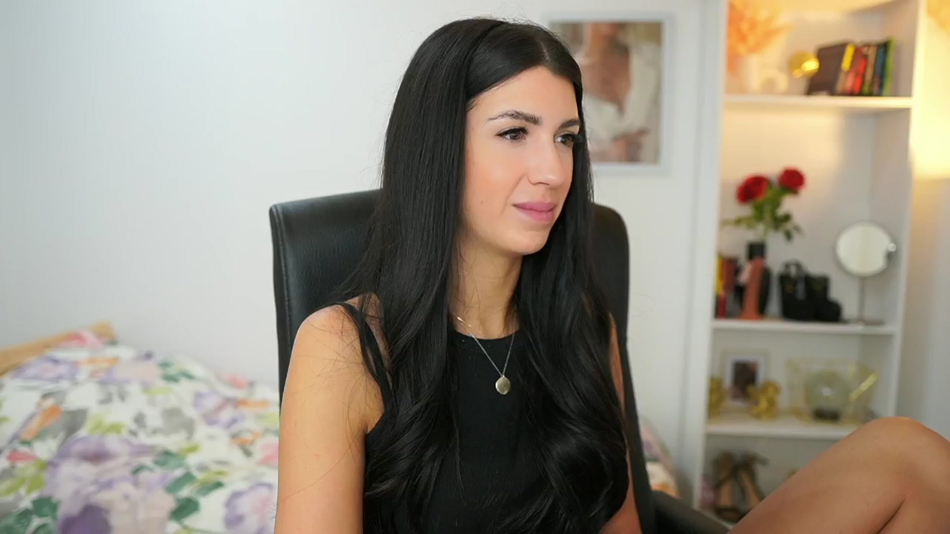 Gallery image thumbnail from Julia_Roca's myfreecams stream on, 06/16/2024, 08:19 image 3 of 20