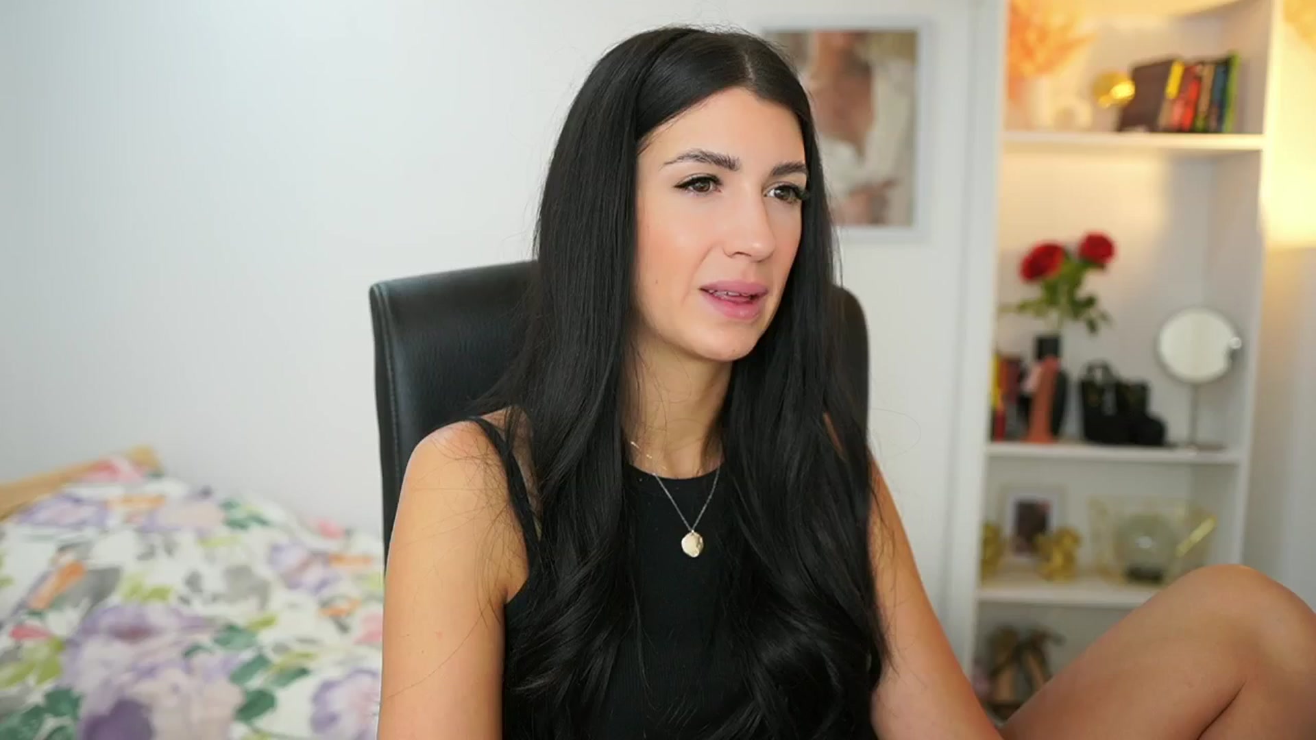 Gallery image thumbnail from Julia_Roca's myfreecams stream on, 06/16/2024, 08:19 image 1 of 20