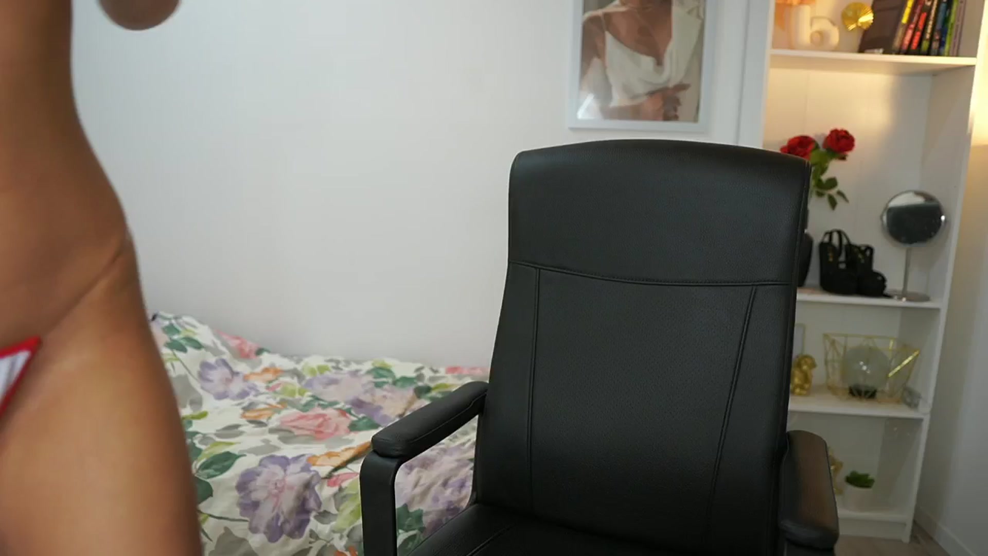 Gallery image thumbnail from Julia_Roca's myfreecams stream on, 06/16/2024, 12:52 image 18 of 20