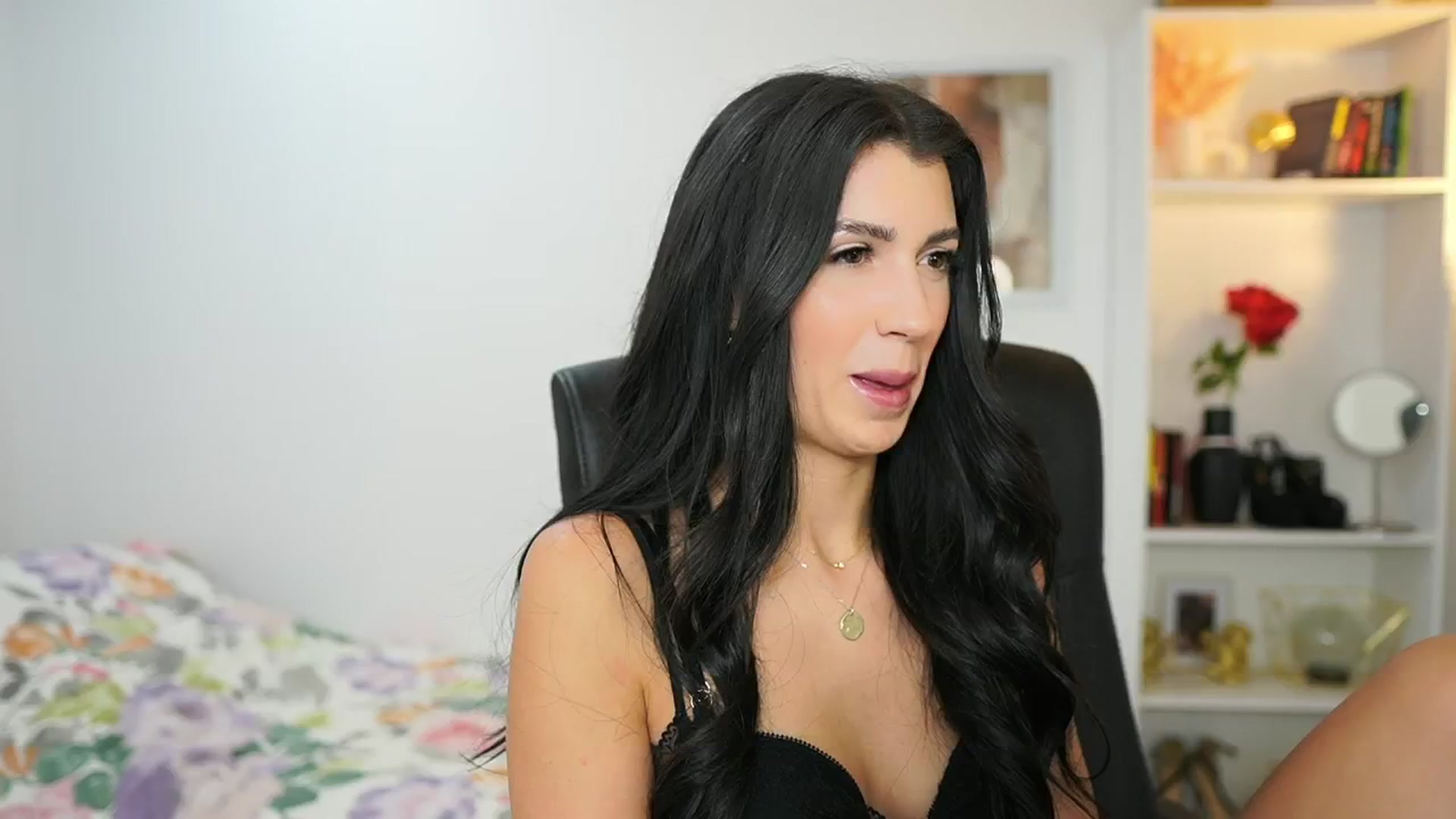 Gallery image thumbnail from Julia_Roca's myfreecams stream on, 06/20/2024, 13:23 image 19 of 20