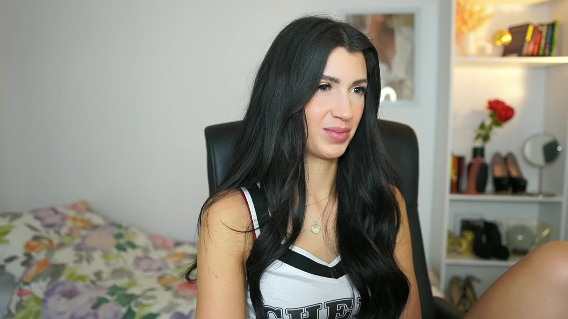 Gallery image thumbnail from Julia_Roca's myfreecams stream on, 06/21/2024, 14:12 image 1 of 20