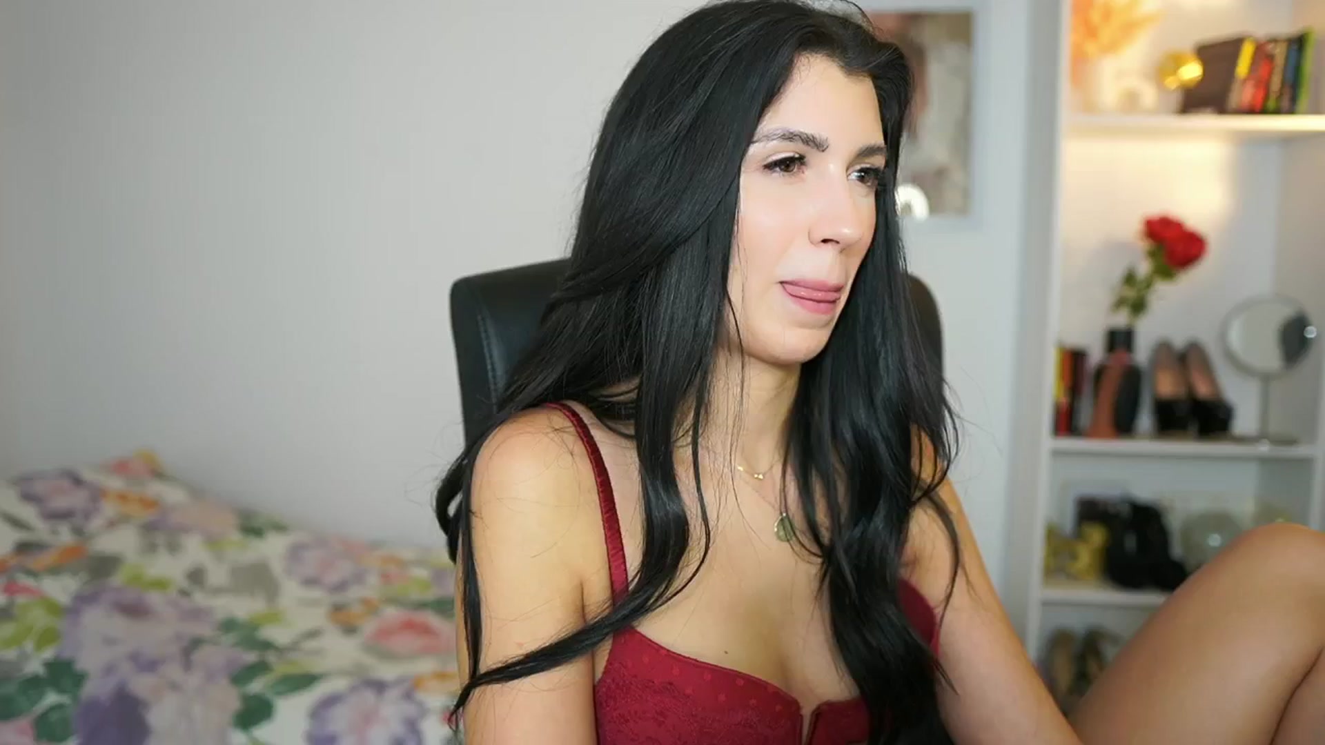 Gallery image thumbnail from Julia_Roca's myfreecams stream on, 06/21/2024, 15:38 image 11 of 20