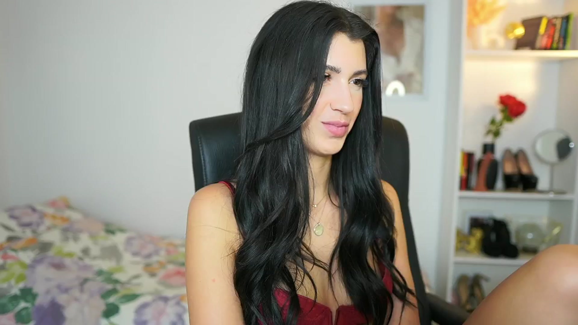 Gallery image thumbnail from Julia_Roca's myfreecams stream on, 06/21/2024, 15:38 image 6 of 20
