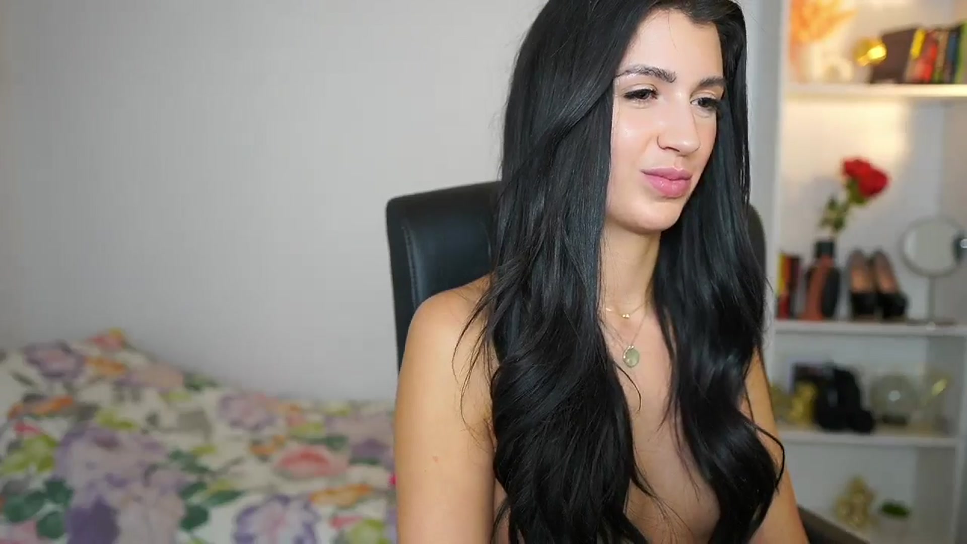 Gallery image thumbnail from Julia_Roca's myfreecams stream on, 06/21/2024, 16:20 image 13 of 20