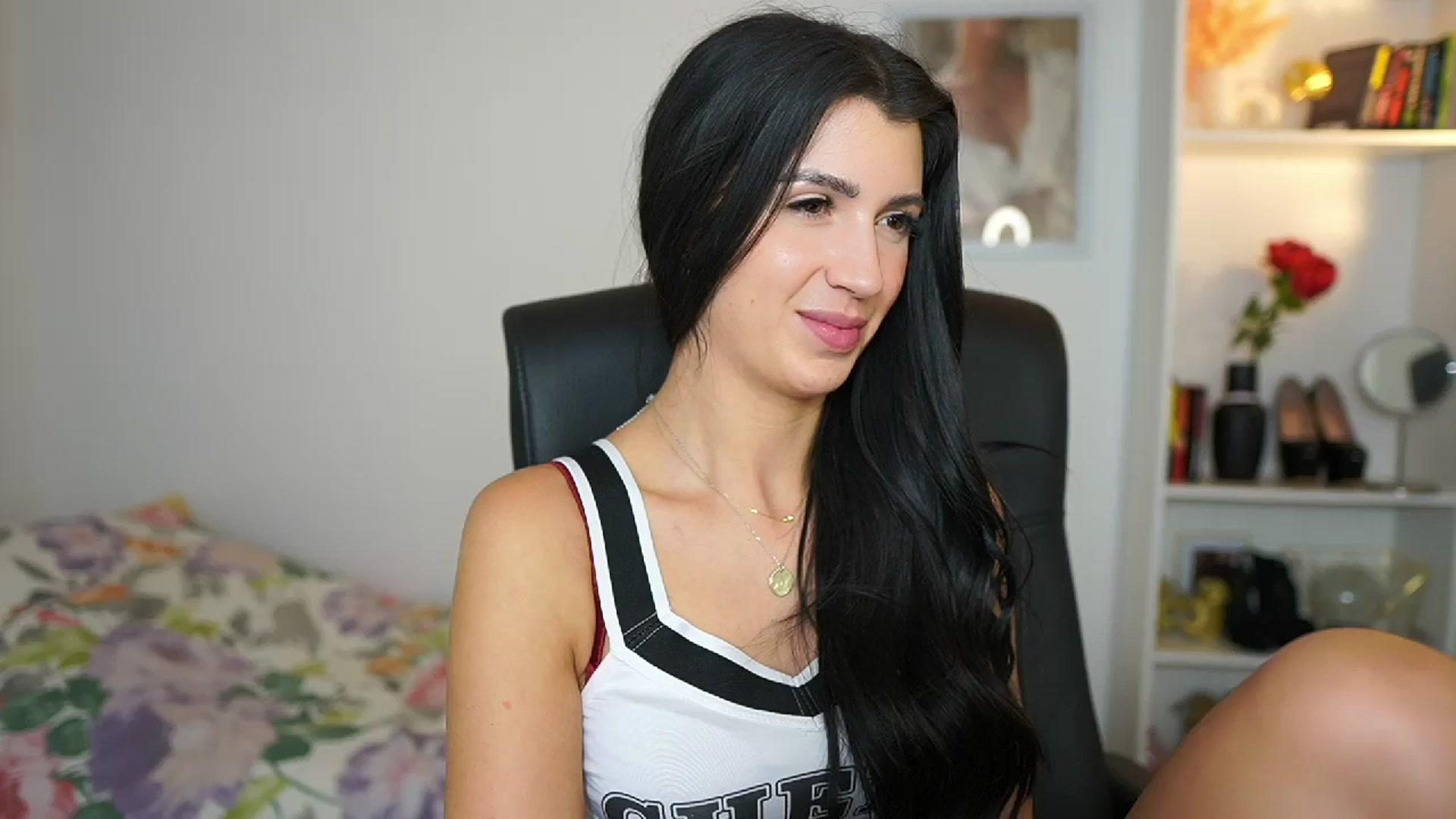 Gallery image thumbnail from Julia_Roca's myfreecams stream on, 06/21/2024, 18:04 image 1 of 20