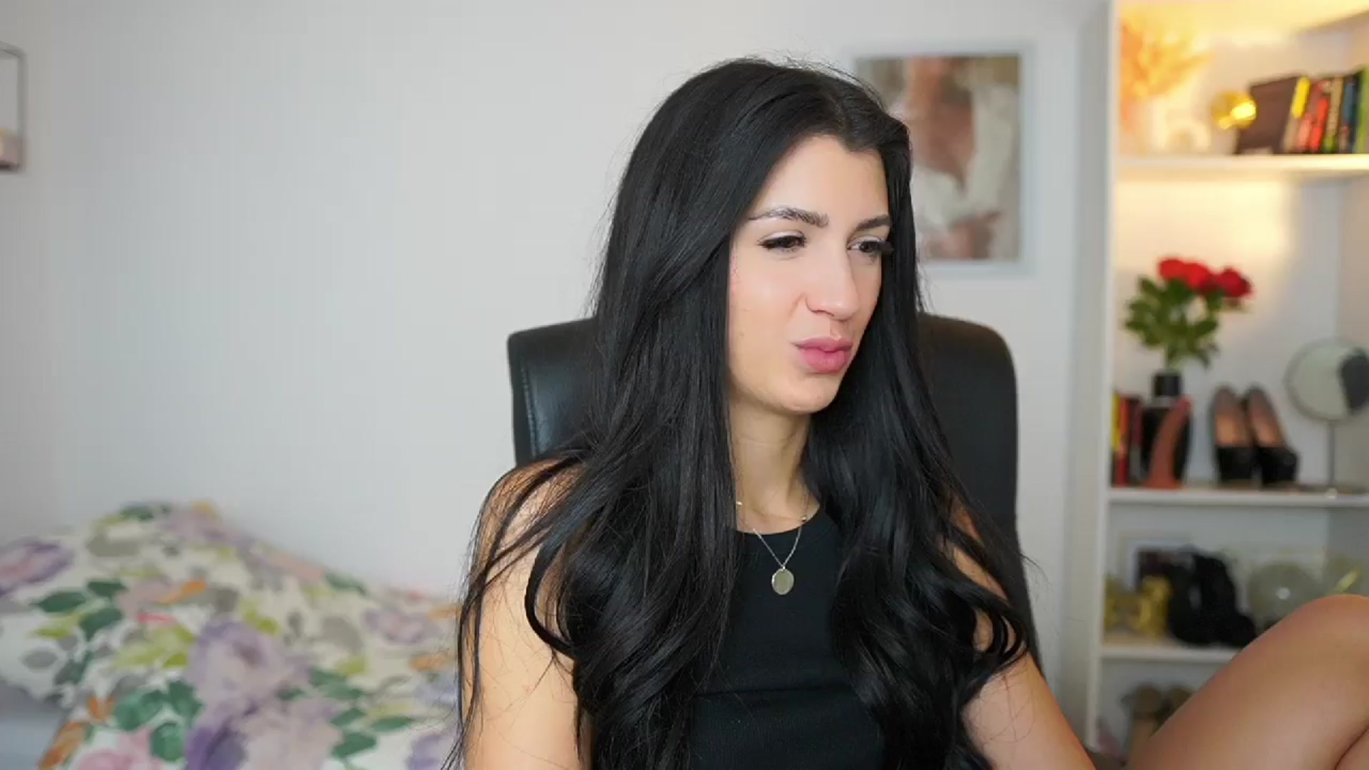 Gallery image thumbnail from Julia_Roca's myfreecams stream on, 06/22/2024, 09:24 image 1 of 20