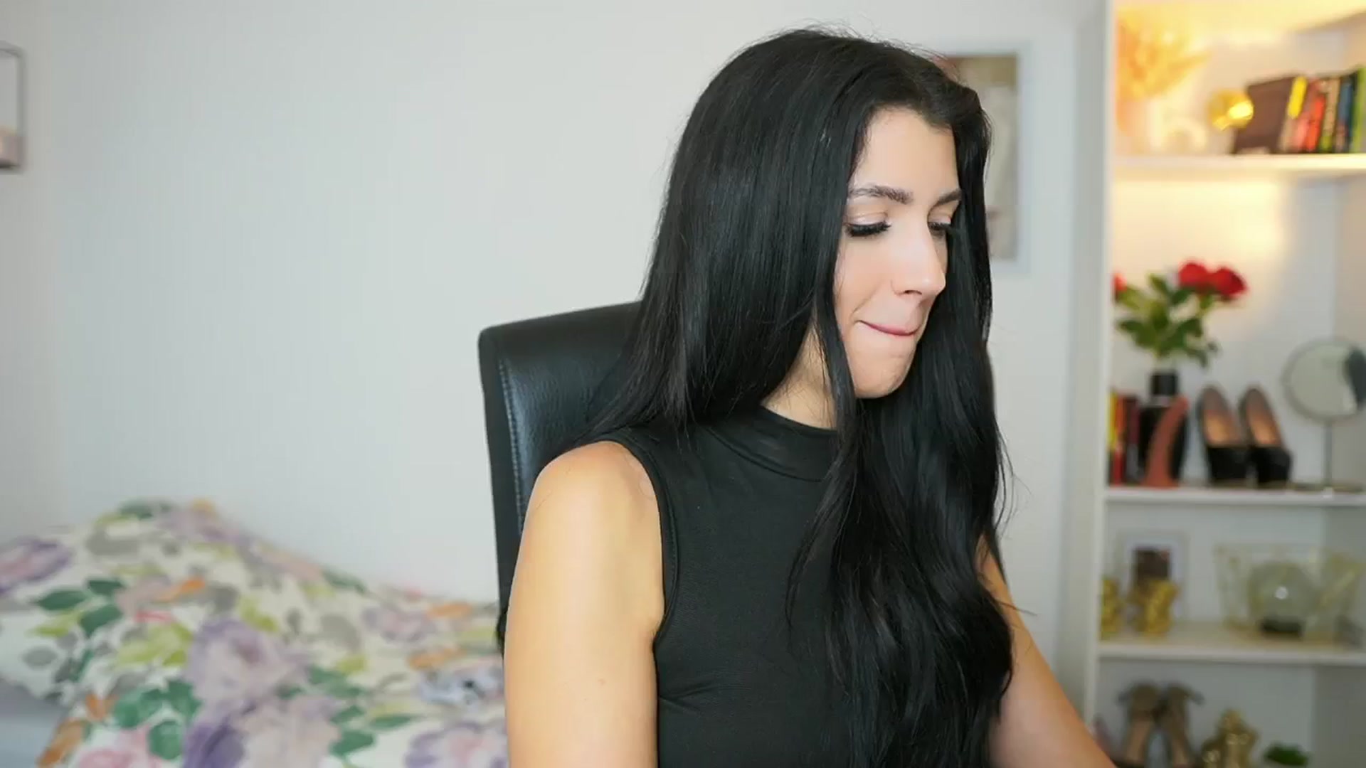 Gallery image thumbnail from Julia_Roca's myfreecams stream on, 06/22/2024, 10:27 image 6 of 20