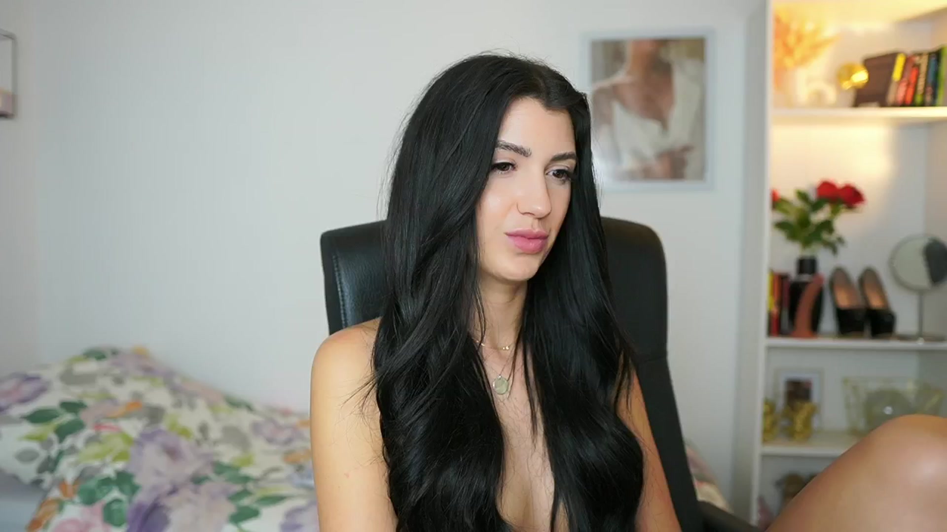 Gallery image thumbnail from Julia_Roca's myfreecams stream on, 06/22/2024, 10:27 image 18 of 20