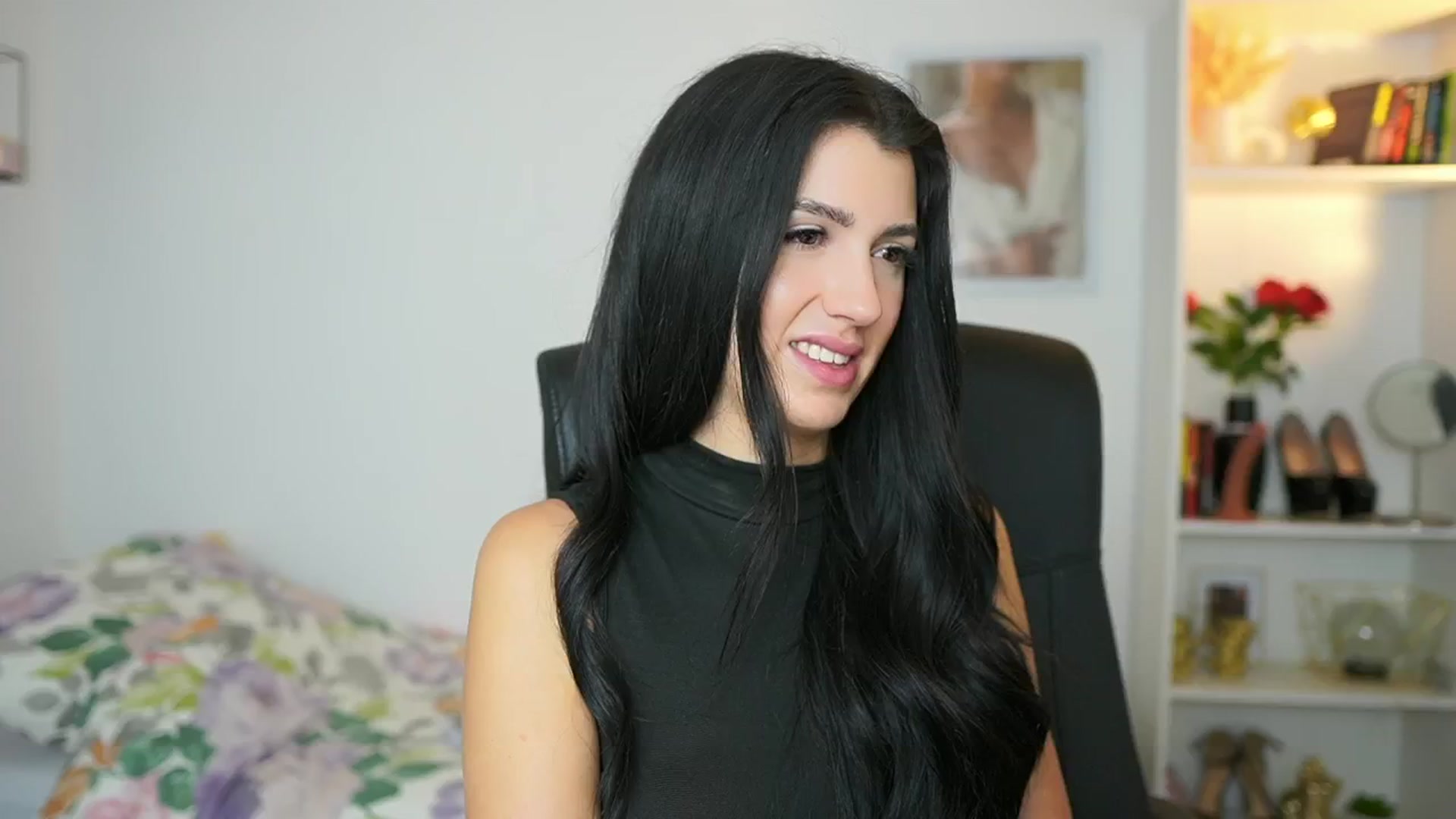Gallery image thumbnail from Julia_Roca's myfreecams stream on, 06/22/2024, 10:27 image 4 of 20