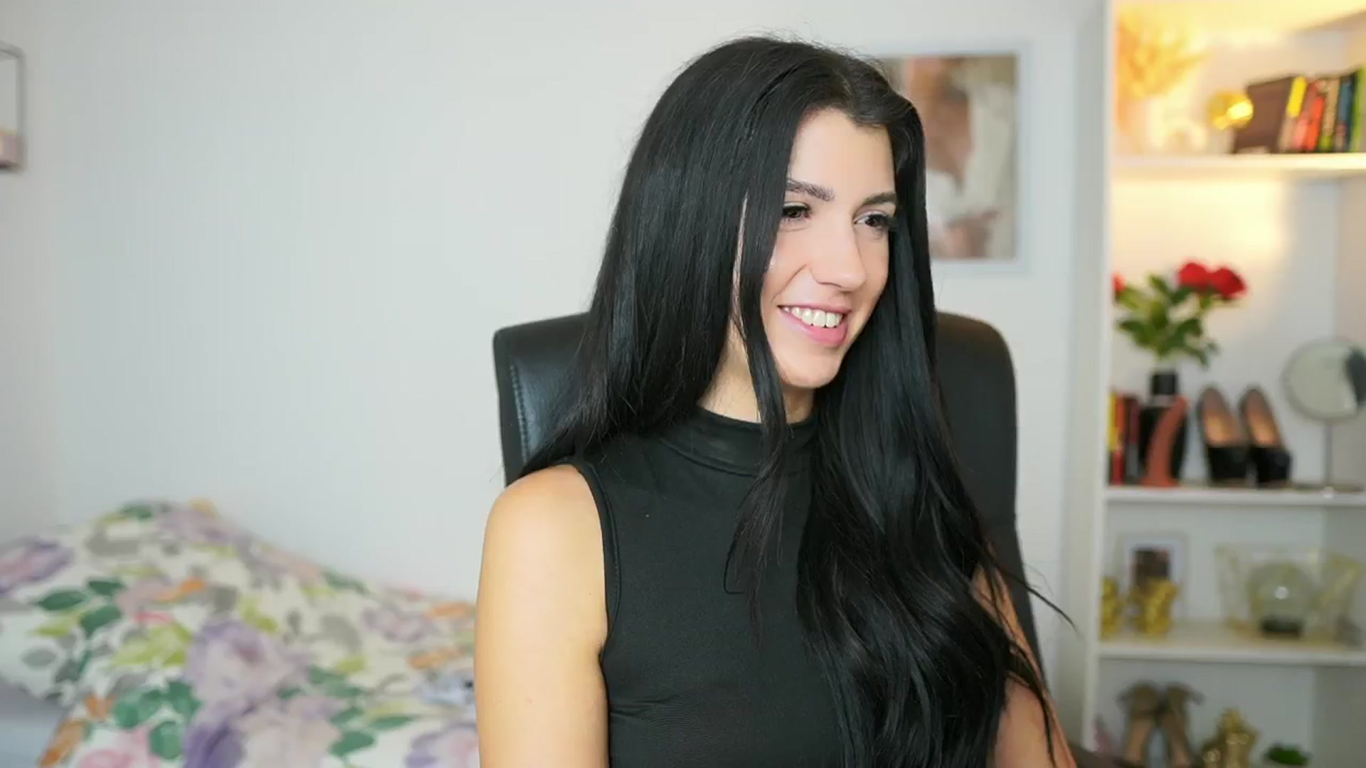 Gallery image thumbnail from Julia_Roca's myfreecams stream on, 06/22/2024, 10:27 image 8 of 20