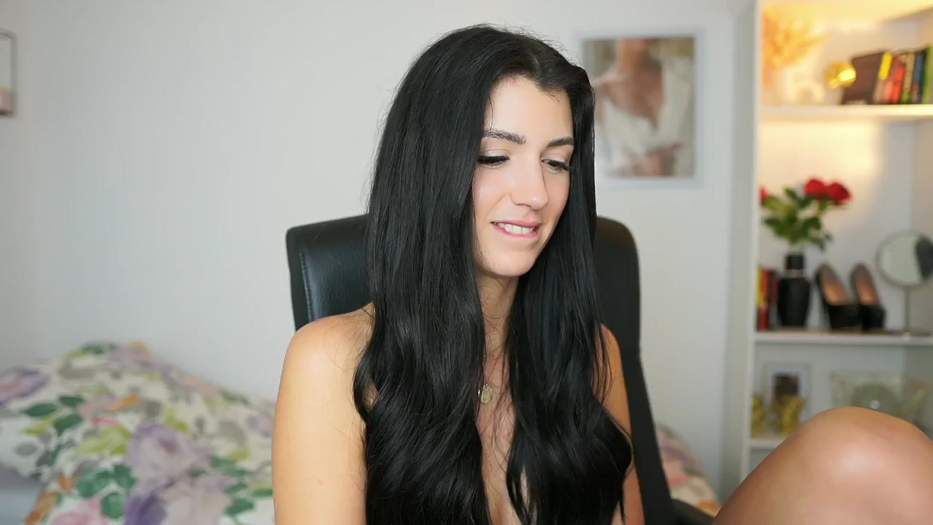 Gallery image thumbnail from Julia_Roca's myfreecams stream on, 06/22/2024, 13:59 image 15 of 20