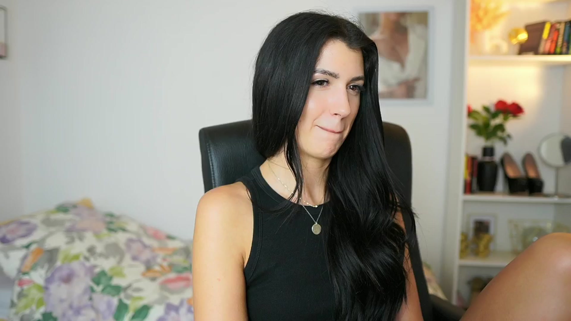Gallery image thumbnail from Julia_Roca's myfreecams stream on, 06/22/2024, 17:10 image 5 of 20