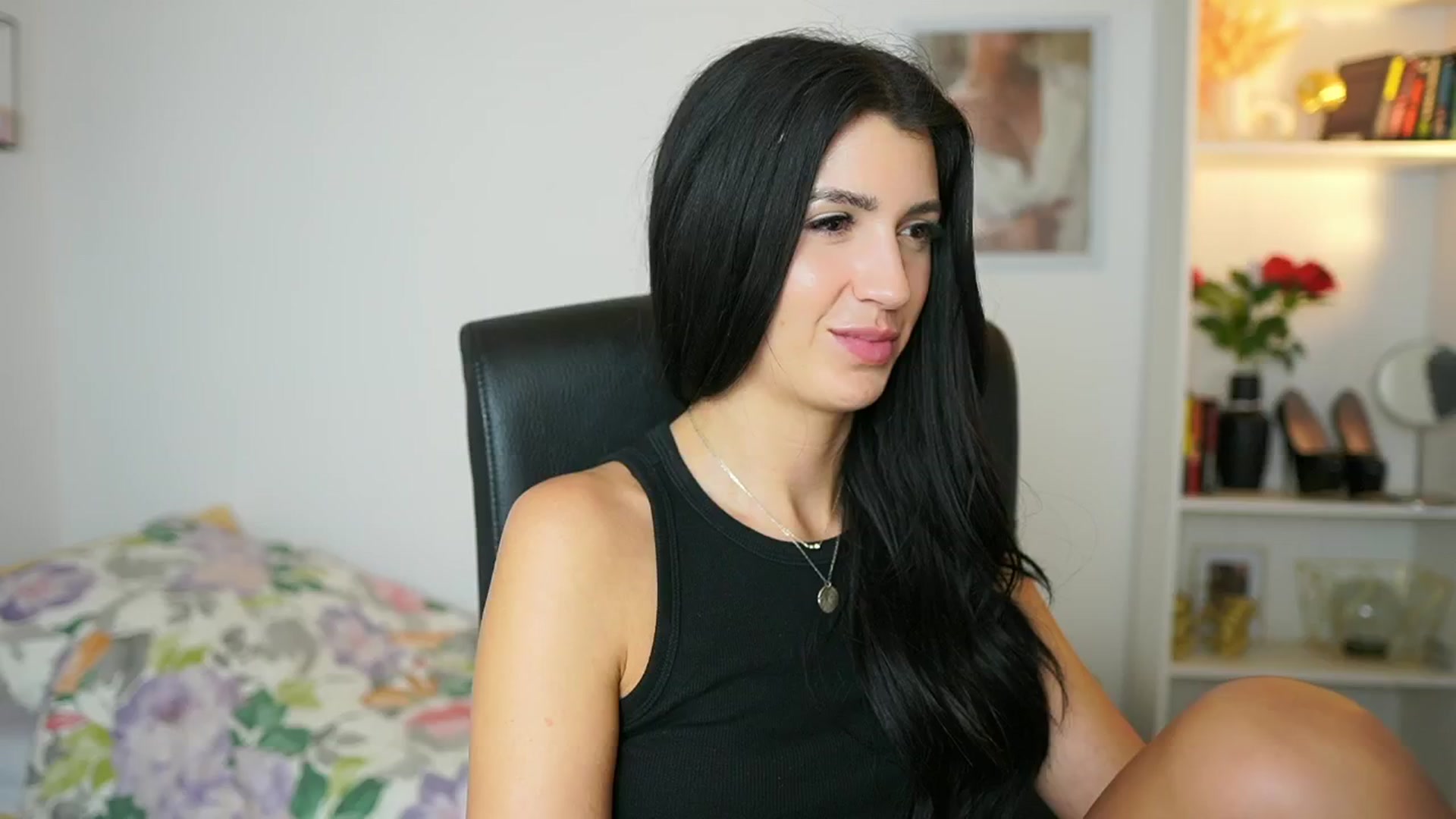 Gallery image thumbnail from Julia_Roca's myfreecams stream on, 06/22/2024, 17:10 image 3 of 20