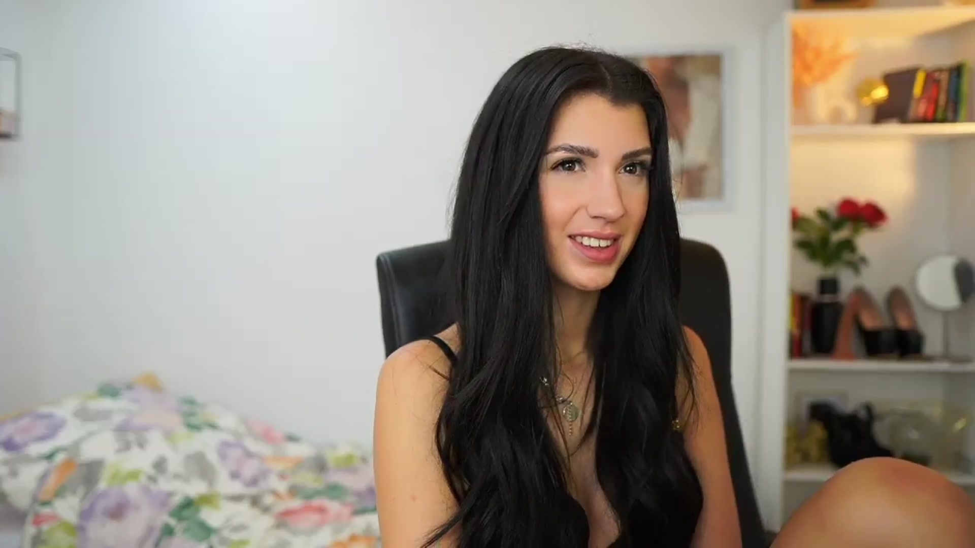Gallery image thumbnail from Julia_Roca's myfreecams stream on, 06/23/2024, 09:13 image 5 of 20