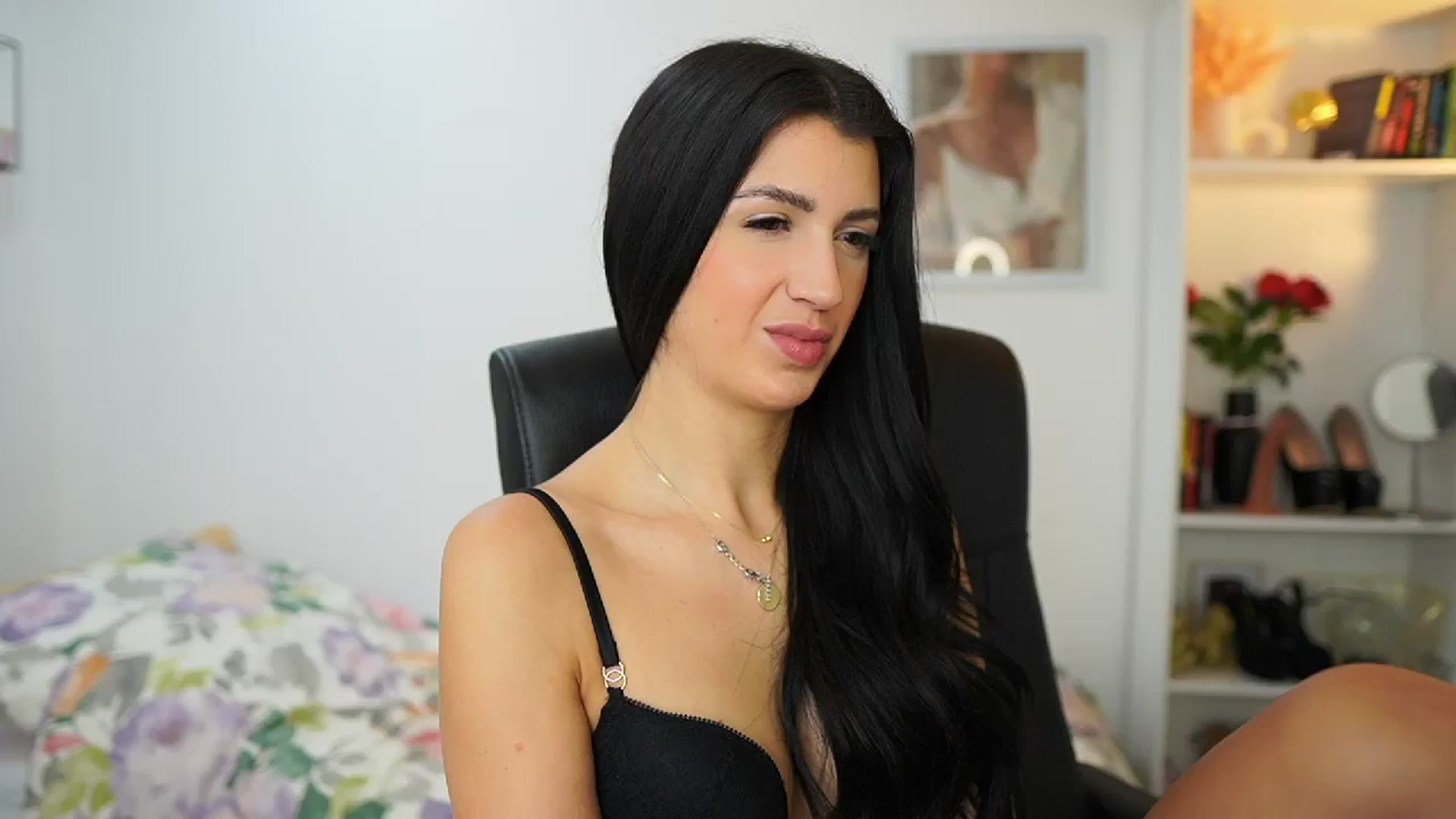Gallery image thumbnail from Julia_Roca's myfreecams stream on, 06/23/2024, 11:44 image 1 of 20