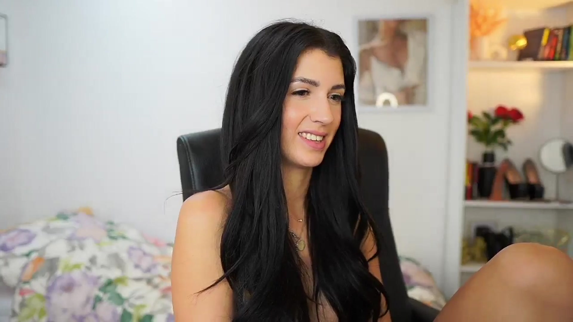 Gallery image thumbnail from Julia_Roca's myfreecams stream on, 06/23/2024, 13:16 image 4 of 20
