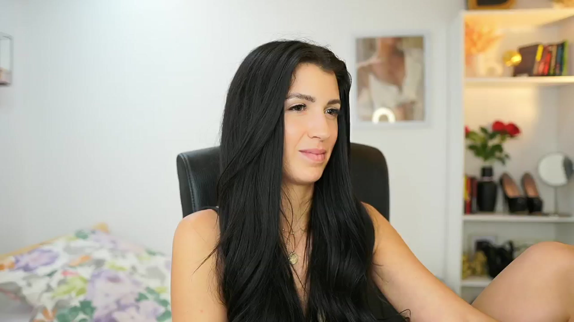 Gallery image thumbnail from Julia_Roca's myfreecams stream on, 06/23/2024, 16:12 image 20 of 20