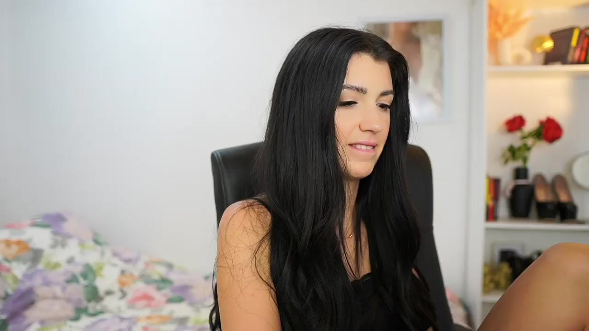 Gallery image thumbnail from Julia_Roca's myfreecams stream on, 06/25/2024, 14:44 image 1 of 20