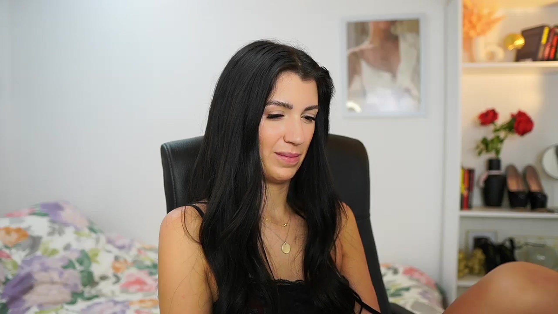 Gallery image thumbnail from Julia_Roca's myfreecams stream on, 06/25/2024, 14:44 image 10 of 20