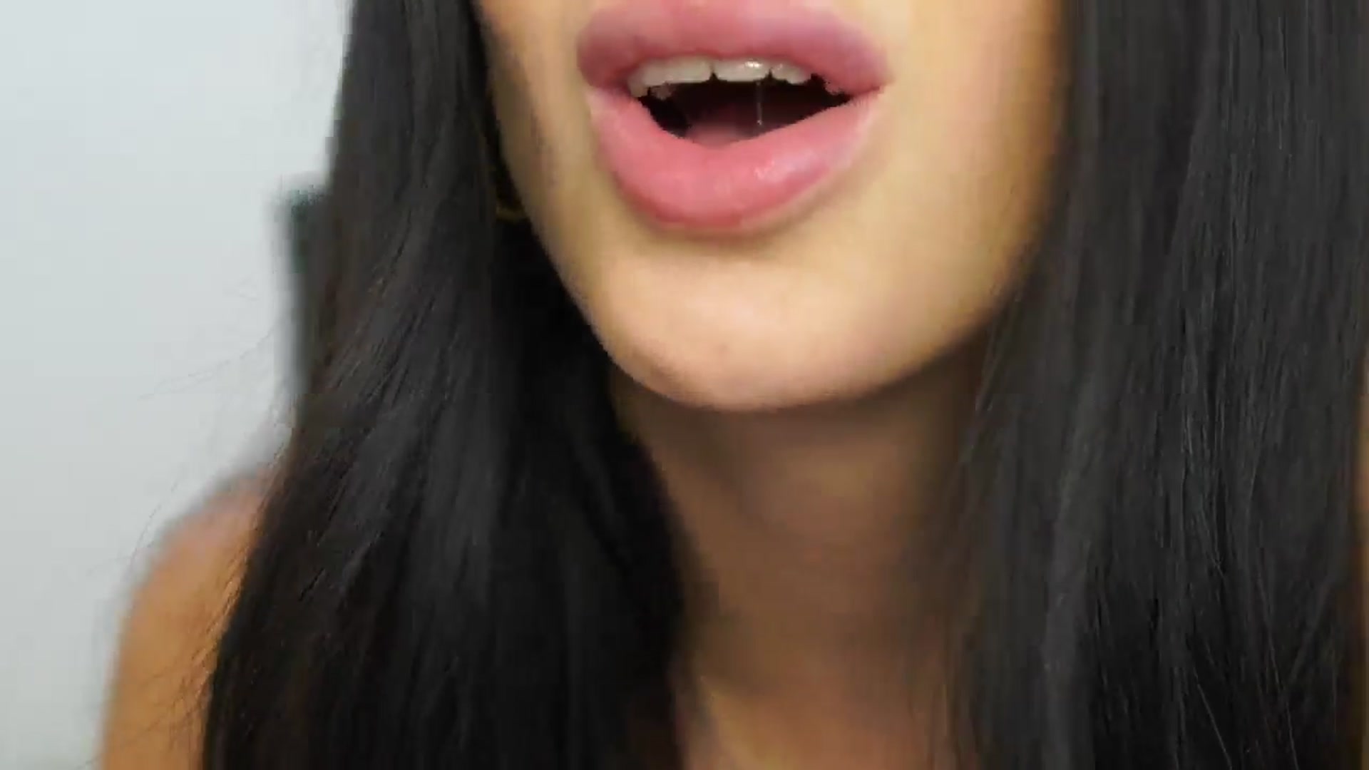 Gallery image thumbnail from Julia_Roca's myfreecams stream on, 06/25/2024, 16:50 image 7 of 20