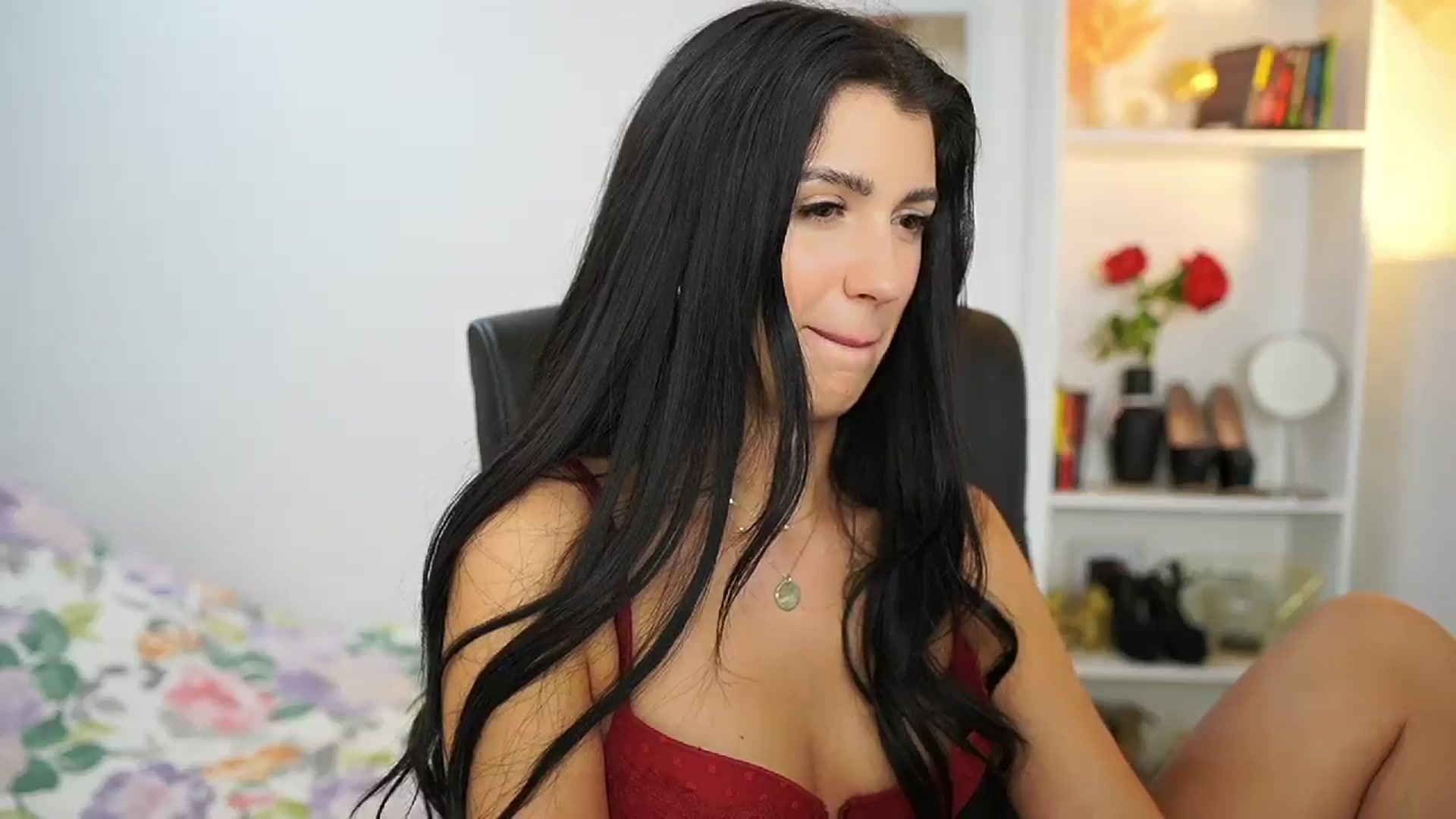 Gallery image thumbnail from Julia_Roca's myfreecams stream on, 06/25/2024, 16:50 image 19 of 20