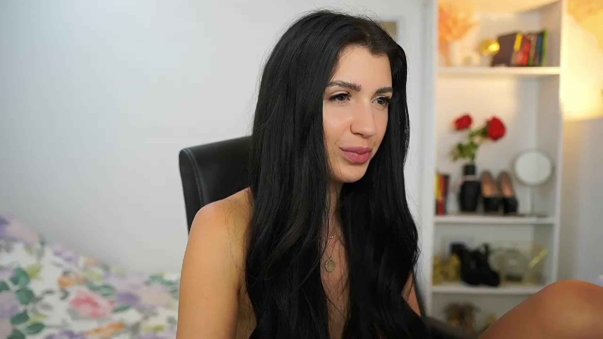 Gallery image thumbnail from Julia_Roca's myfreecams stream on, 06/25/2024, 17:21 image 10 of 20
