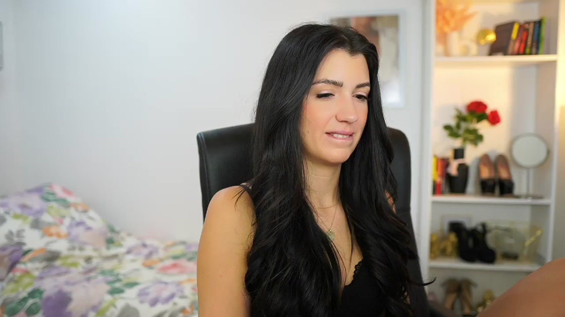 Gallery image thumbnail from Julia_Roca's myfreecams stream on, 06/27/2024, 09:08 image 1 of 20